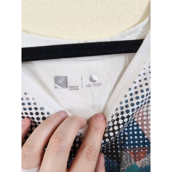 Xersion Womens XL White Active Mode Graphic Print Short Sleeve V-Neck T-Shirt - Picture 4 of 5